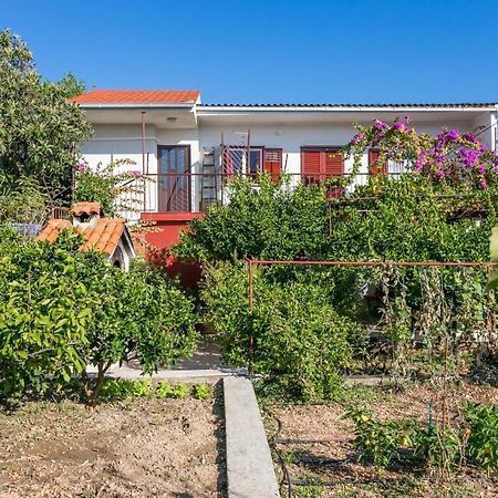 Apartments By The Sea Seget Vranjica, Trogir - 1038 Екстер'єр фото