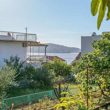 Apartments By The Sea Seget Vranjica, Trogir - 1038 Екстер'єр фото