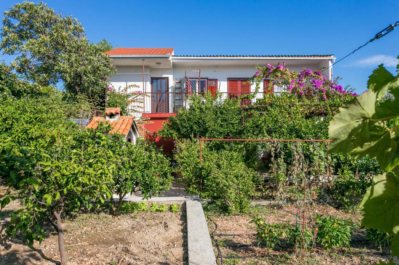 Apartments By The Sea Seget Vranjica, Trogir - 1038 Екстер'єр фото