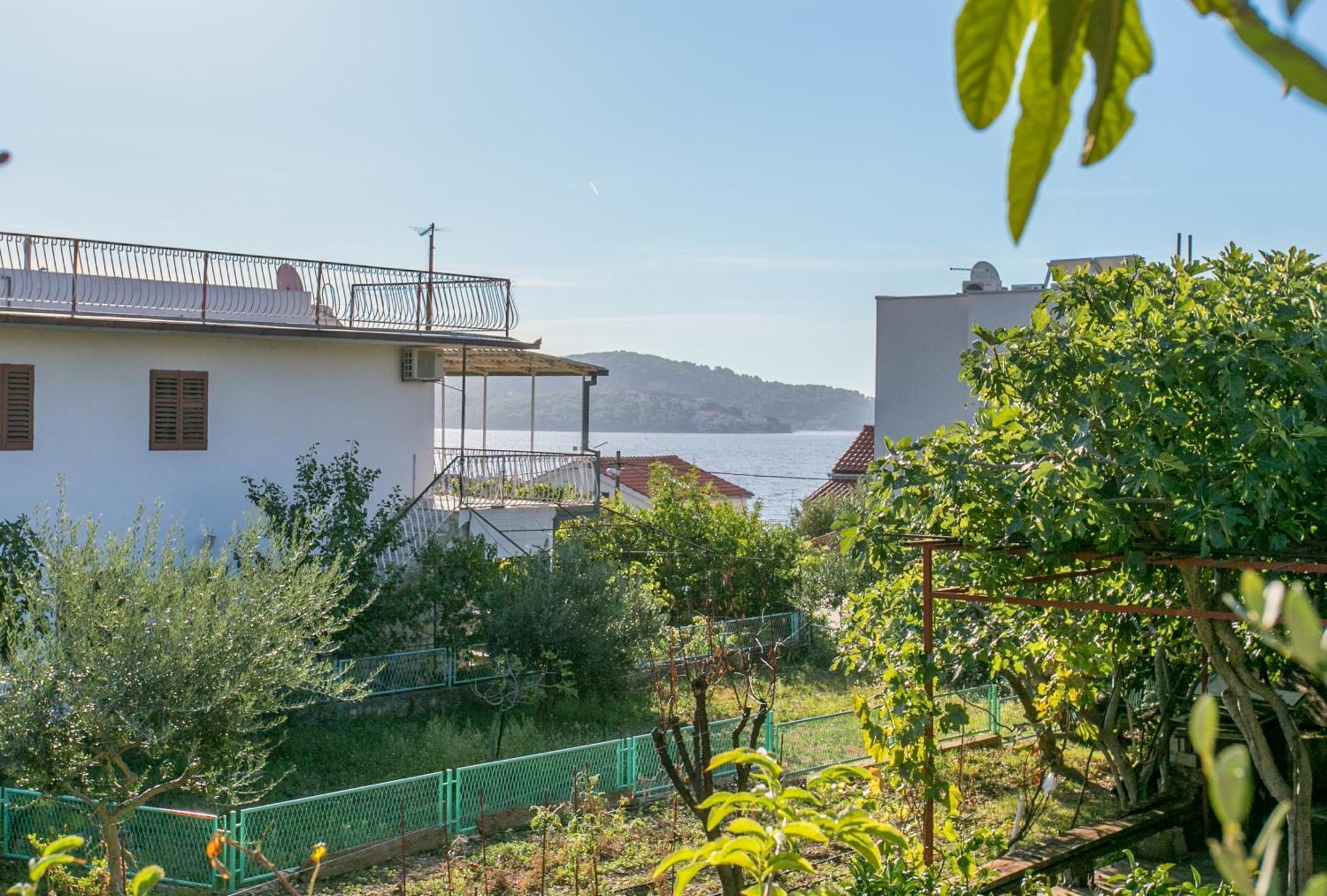 Apartments By The Sea Seget Vranjica, Trogir - 1038 Екстер'єр фото